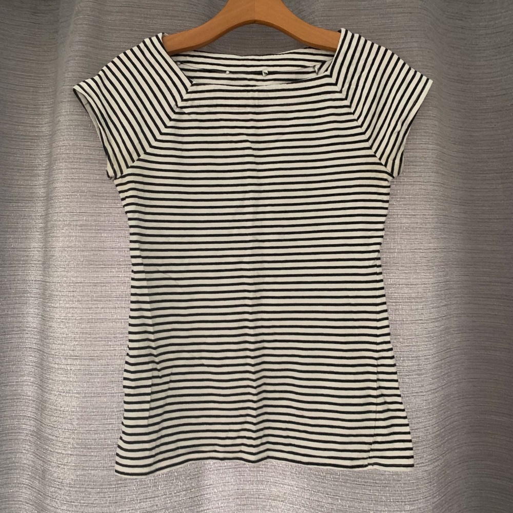 BLACK AND WHITE CASUAL T-SHIRT
